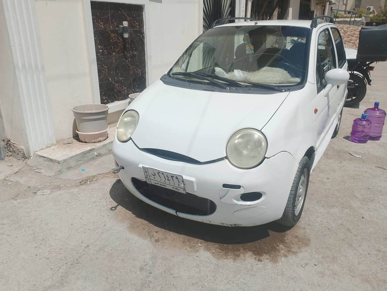 سلام عليكم كيو كيو موديل 2010سيارة نظيفة محرك كير تبريد خير من الله مابيها لا ضربه ولا صبغ بيها تلحيظات بسيطه بس كلج مال الكير والباقي مكفول سعرها 24ويبها مجال بغداد بسمنا لاتصال وات ساب ***********
