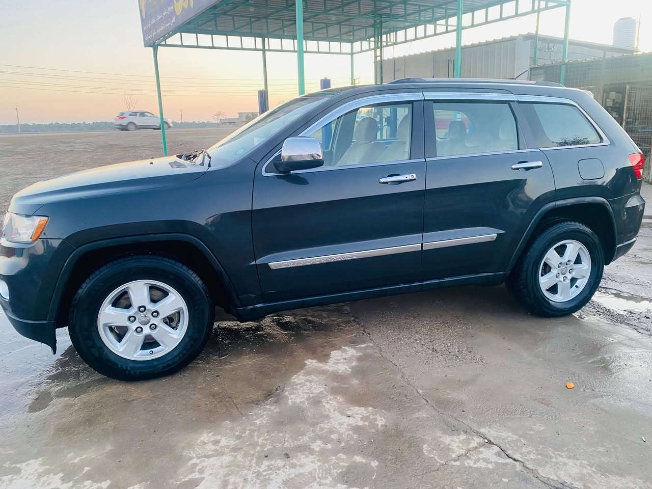 السلام عليكم 
جيب 2011
مكينه 3600
صدر امامي خلفي جديد 
***********
