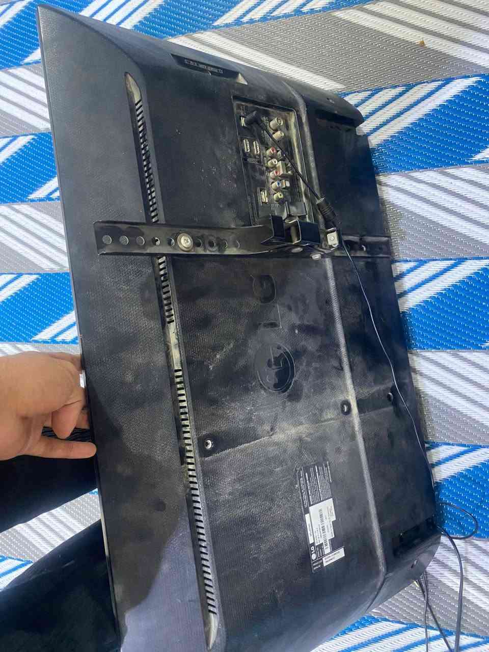 غراض للبيع شاشة الجي عدد2حجم 32وبلي سبيشن4 دراجه ناريه الاتصال على الرقم    ‏‪0782 775 3188‬‏
