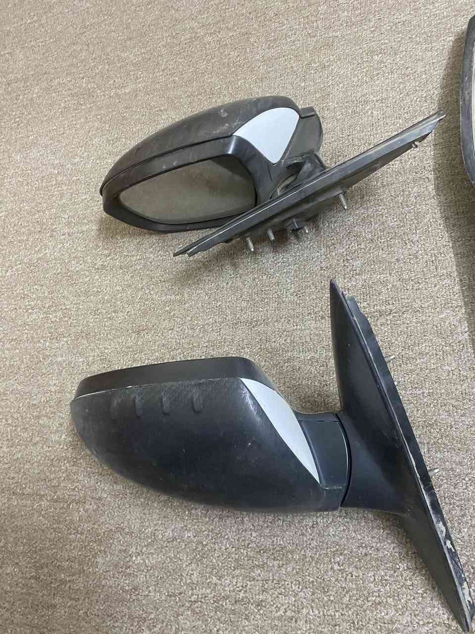 شباك  فقط بي ثلمة صغيرة موضحة بالصورة سعرة ٣٠ الف قفل ومري اوبتما ترهم من موديل ١١ ال ١٦ سعرهن ٨٠ الف

بلاديات مو تجارية اشاير مري وشفط كلة شغال عل فحص لون ابيض محطوطهة كفر اسود 

مكاني بغداد اتصال ***********
