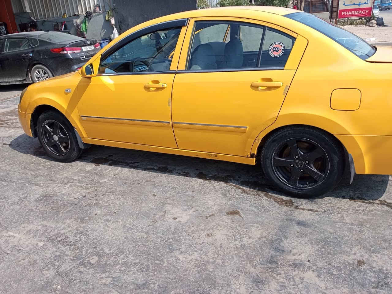 سلام عليكم للبيع او مراوس حسب القناعه 
شيري A5 بغداد موديل 11بلادي بدون ضربه بيها تلحيضات موضح بالصور وتكحيلات بصيطه
مكينه وكير بلادي خير من الله صدر  أمامي جديد وخلفي تعبان زوج داير أمامي جديد تبريد شغال كهربائيات كلها بلادي شغاله مصفره هيئه كلشي ما عليها بسمي تحويل ثاني يوم سعر 38بيها مجال بسيط مكان بغداد تواصل ***********
