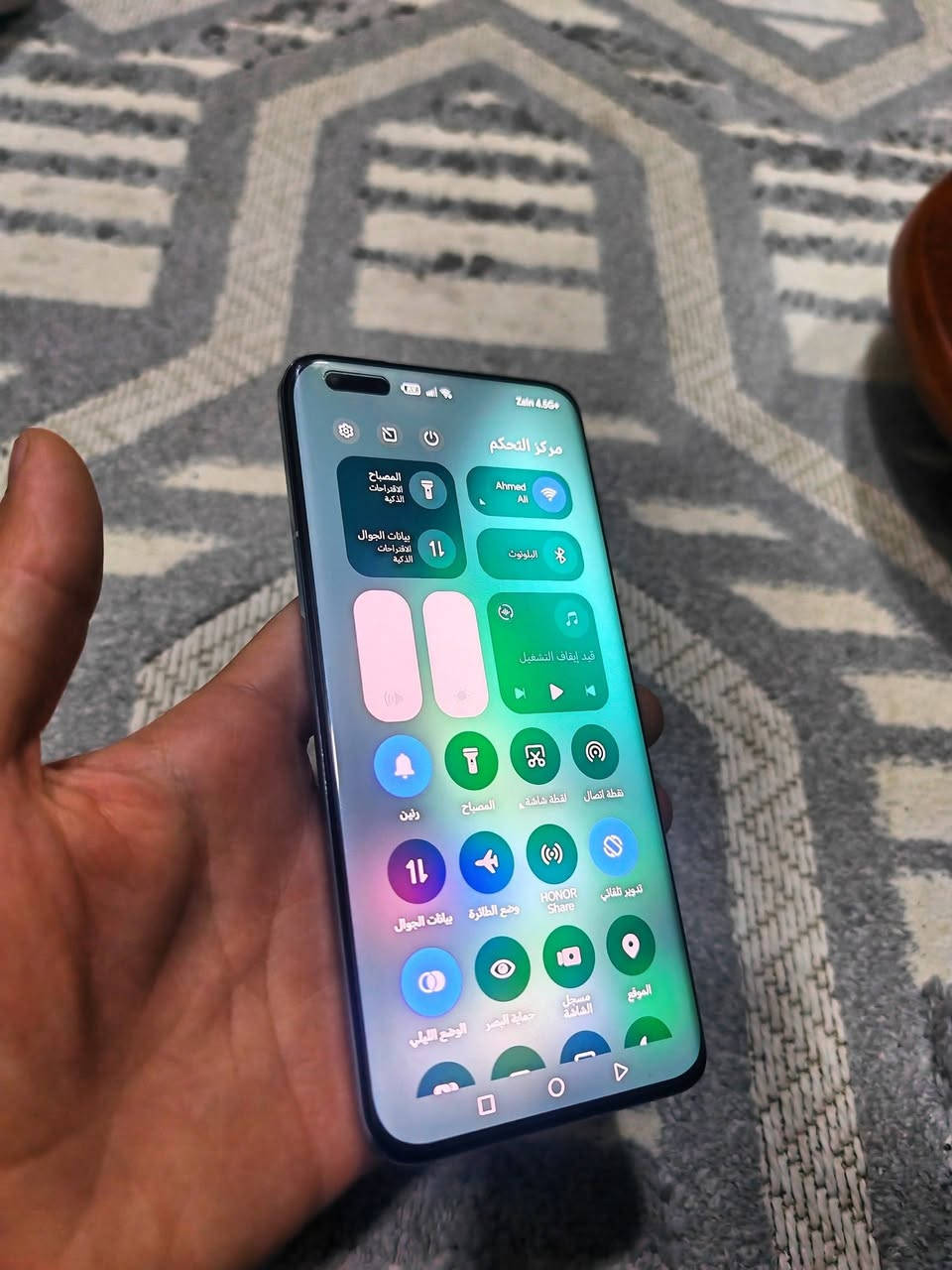 السلام عليكم ورحمة الله وبركاتة
📱 جهاز  هونر ماجك 5 برو 
الجهاز للبيع 🔰بدون كارتونه فقط شاحنه و2حافضات🔰
نسخة رسميه عالمية 
مستعمل قليل 
الجهاز وتر بروف ضد الماي
معالج  : سناب دراگون 8 جين 2
شاشة راقية LTPO
البطارية 5100  مع شحن سريع 66 واط .. 
ذاكرة 512  /  عشوائية 12  .. 
 الجهاز فلاكشب وغني عن التعريف  ، الجهاز نظيف جداً ، مكفول من اي خلل او عطل ..
سعر الجهاز :500الف وبي ممجال قليل
 متواجد عالخاص وبخدمتكم ..
***********
