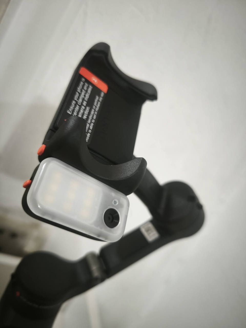 مثبت هاتف ماركة hohem iSteady v3 جديد فقط مفحوص غير مستخدم بالباكيت بعده مواصفاته عديدة ريمونت تحكم ينفصل يوصل تحكم حتى 10 امتار عن بعد مدعم بالذكاء الصناعي تتبع الاشخاص ومواصفات كثيرة اخرى تكدرون اتشوفون باليوتيوب شنو بي ميزات 
العنوان: المنصور
السعر: 190 ألف
للتواصل على الرقم *********** متوفر واتساب
