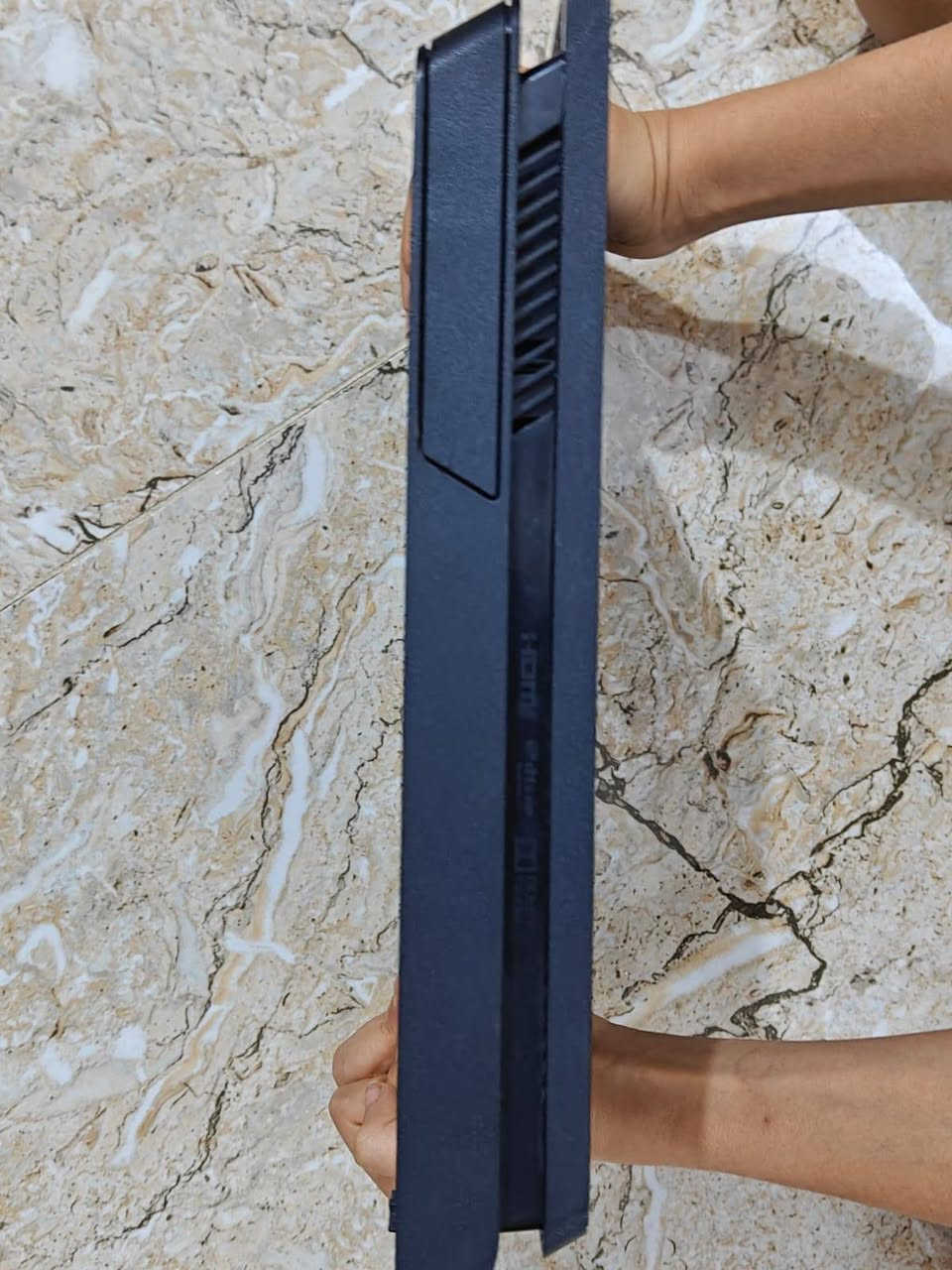 بلي 4 سلم يده وحده بلي نضيف ابد ما مفتوح اقراص فيفا18 انكليزي god ofwar gta5 نضام 13/4 سعر 220 بيه مجال للاستفسار *********** المكان الجغيفي الثانيه
