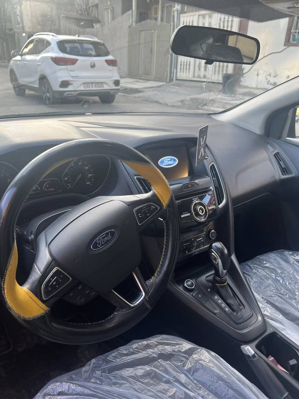 فۆرد فۆکس ٢٠١٧ SEL
ڕەقەم هەولئر سەنەوی تا ٢٩ نوئ  دووپارچە سبوغ بەبئ ناو بەبئ پەڕەشووت مەکینە بئ کرانەوە بە شەرت گئر بە شەرت  بەردی گزۆز بە شەرت مواسەفاتی
.سئ گئر سپۆرت تەماتیک عادی
.سوکان هیتەر و ڤۆلیۆم و تەحدید سرعە
.تەنزیل و سەماعە سیستەم سۆنیک
.ناو حەوت رەنگ
.کوشین هیتەر 
.ئاوینە کارەبای و هیتەر
.ئەوتۆ ستۆپ 
.سڵاید 
.دەعامی ST 
کامل سئرڤسی نوئ تەنیا شاشەی بچووکی سوتاوە ناو داشبوول  سپێر و جەگ و تاخم گەعی بیلادی لەگەلنwats up *********** نرخی 82
