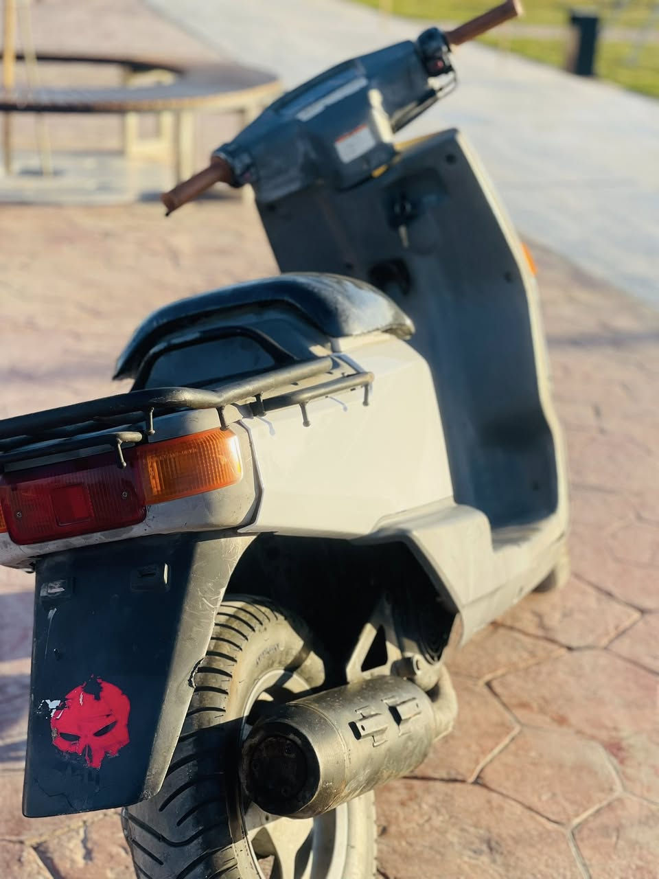 سلام عليكم دارجهً بيكمً للبيع جديده بمعنه الكلمه مجفتهً  تجفيت شركه برغي مناقصها هندر  وسلف كله شغال حساس  بالستان اشاير امامي رخلفيً تايرات قبل خمس شادهن 
***********
