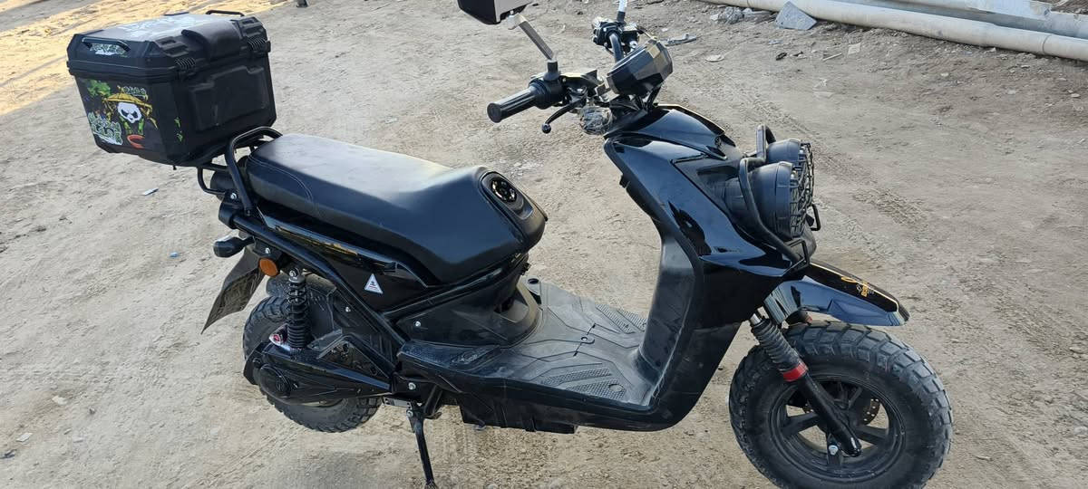 دراجه. سكنز جبلي شحن موديل. 25
6بطاريات الثيوم تمشيك بل شحنه الوحده 70كم
ما تحاسب عليهه صيطرات اي وكت افتر بيهه 
بصمه وسويج ماخذهه مليون ونص صالهه شهر رايدهه 950
***********
