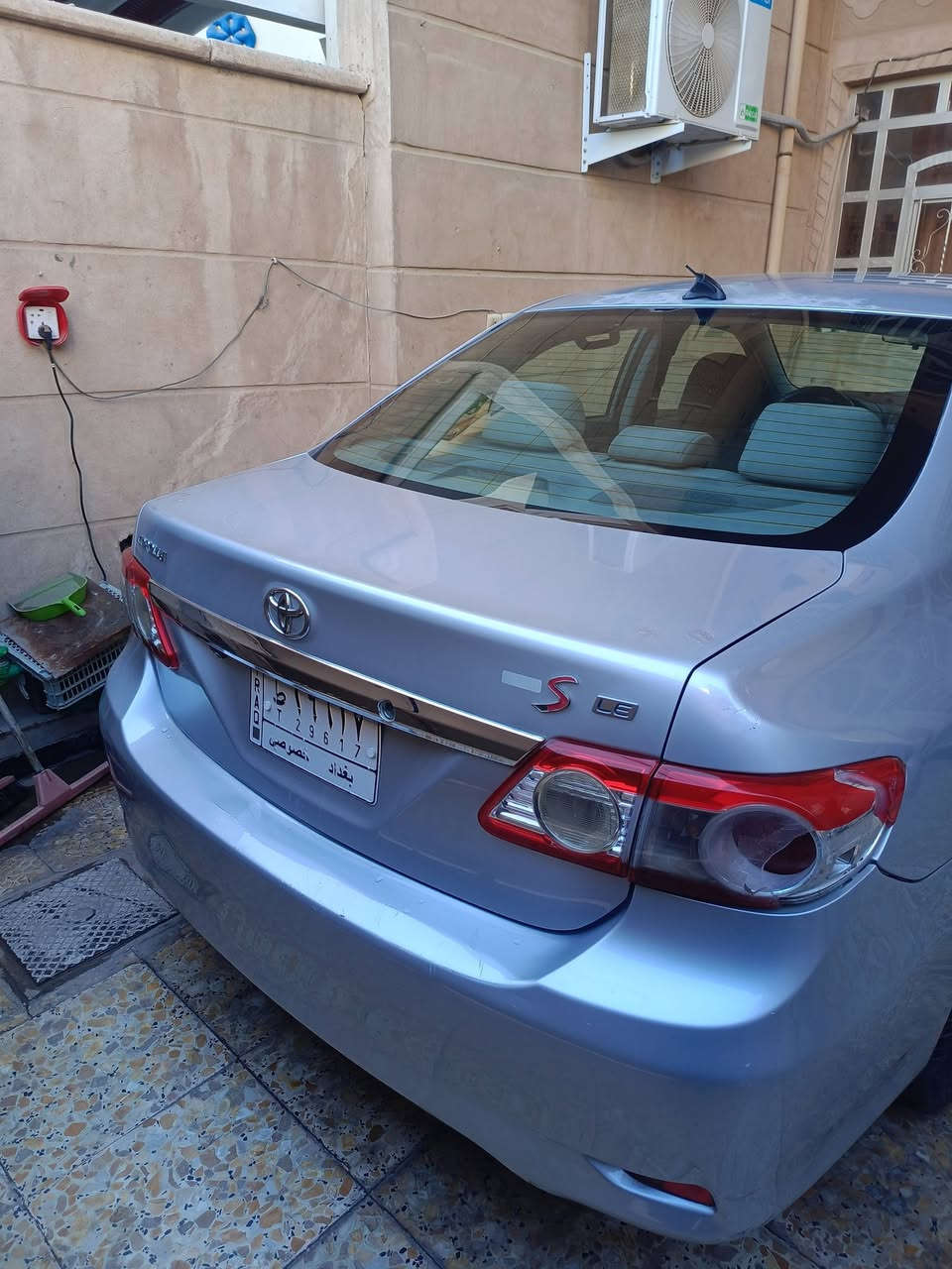 كورلا أمريكي بغداد 13 داخلة كلين وبالعراق بيها جاملغ امامي وصبغ قليل بالتكمة الخلفية بدون دواخل وبدون ايرباك السعر 120 و بيها مجال قليل بغداد ***********

