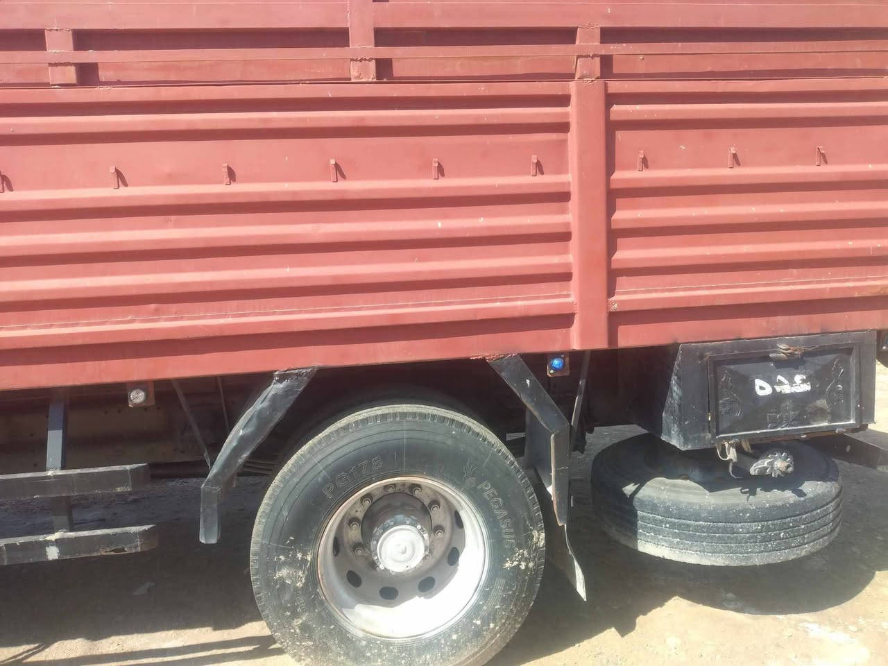 تك رينو موديل 94جاهزه من كلشي بااسمي بالسنويه 4طن ***********
