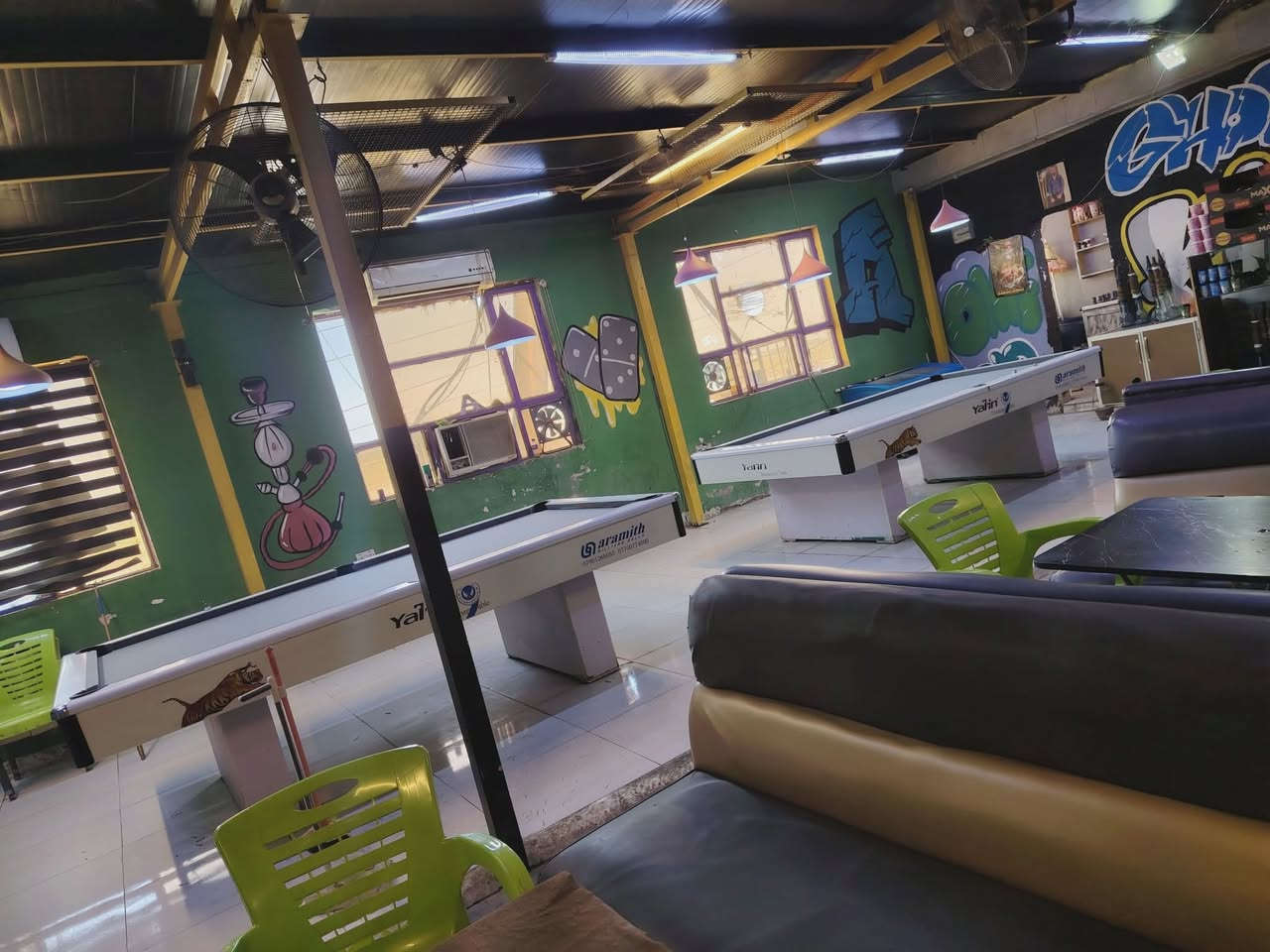 السلام عليكم كوفي للبيع كامل وشغال مكانه الثعالبه شارع البانزين خانه ***********
