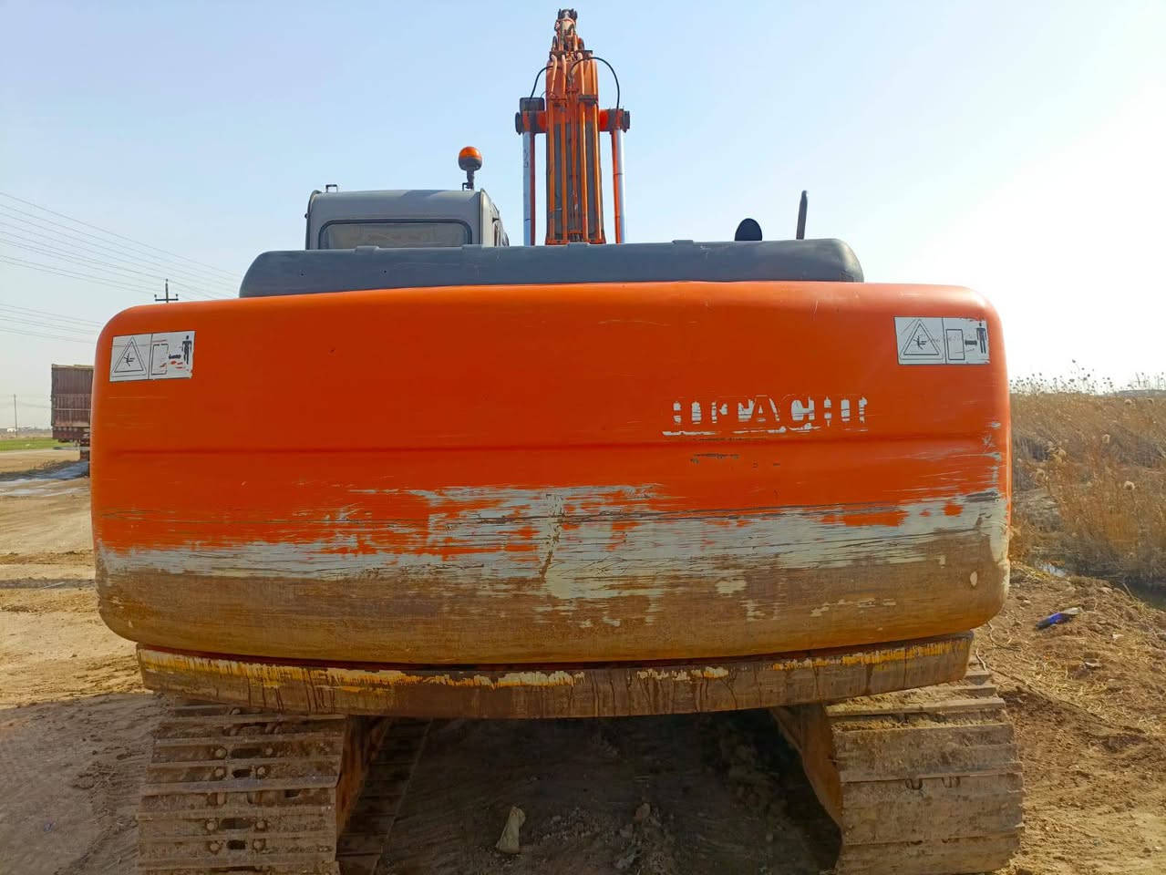 سلام عليكم حفاره للبيع زت عادي موديل 2001 بسمي حفاره خير من الله حداديه 80%زنجيل نص عمر تبريد ثلج ويه لسويج الحفاره ما مصبوغه بس الثكاله مكينه مامفتوحه وضع الشركه الجب قياسي يعني قصير المكينه ما متعوبه تاكل من وراه خبز سعر 3وبيه مجال عنوان ديالى خان بني سعد تليفون ***********
