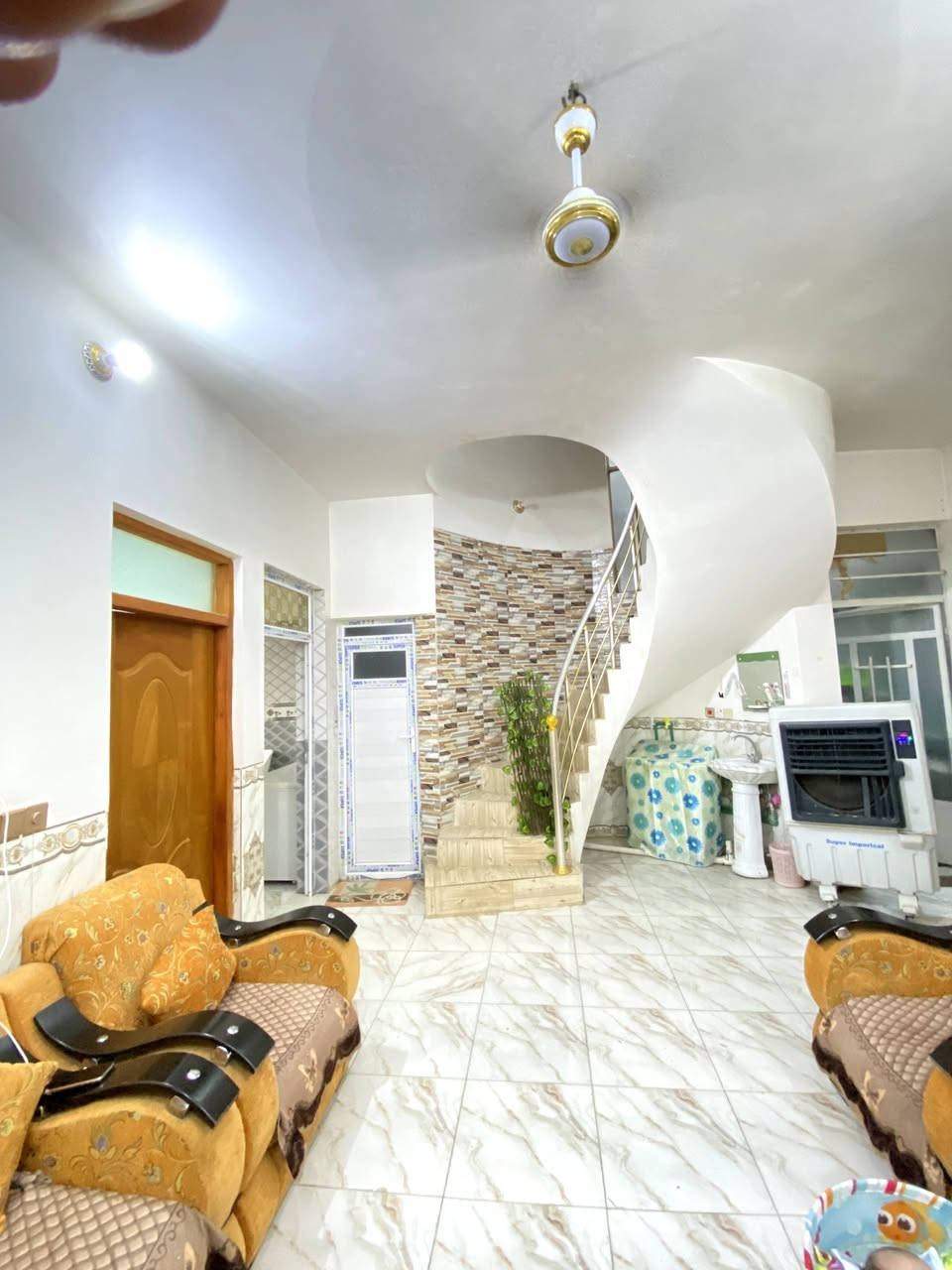 🏡 دار للبيع
📍 دوانم المعمل – قرب جامع مكية
📐 المساحة: 150 م²
🏠 طابق واحد – غرفتان
💰  (  72 )  مليون دينار
📞 للاستفسار: ***********
