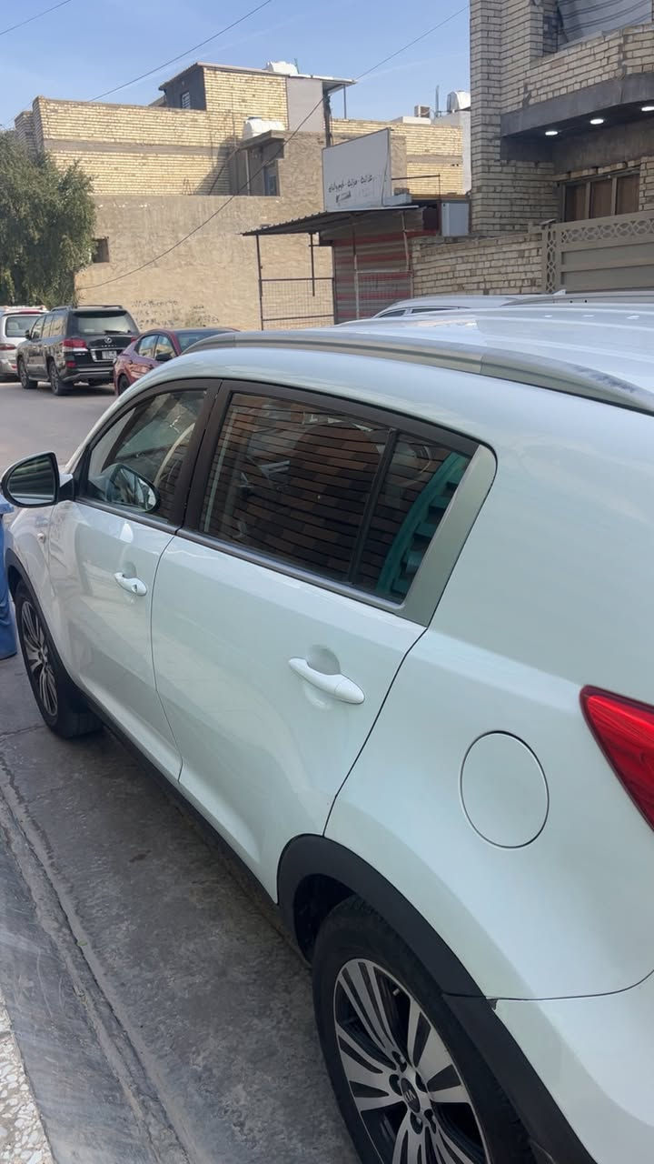 السلام عليكم اسبورتج للبيع مديل 16 السيارة باسمي صدر جديد تاير جديد السياره خير من الله السعر 150 قفل مكاني حي الجهاد ***********
