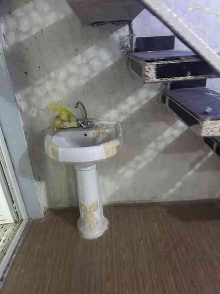 ♤ مشتمل للبيع  غير مسكون ♤🏠
💢¤طابو   ملك صرف ¤💢 
بناء حديث وشغل درجة أولى 
الموقع  المحاويل  حي ابو سديره قرب مدرسه النجاه 
المساحة 》👈》100 متر مربع 
واجه 》👈》10 متر  
نزال 》👈》20 متر زائد فضله للبلديه تابعه للمشتمل 
عرض الشارع 》👈》10 متر تبليط 
السعر 》》63 مليون وبي مجال 
للاستفسار اكثر الاتصال على الارقام التاليه 📞📞
***********  - ***********
او زياره مكتب  المحامي العقاري علي راجي العلواني
