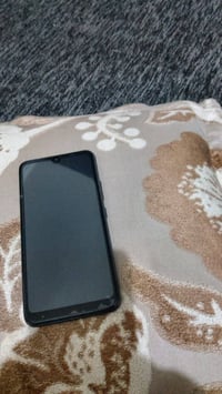 شاشة تتعلق • بطارية نظيفة • للبيع