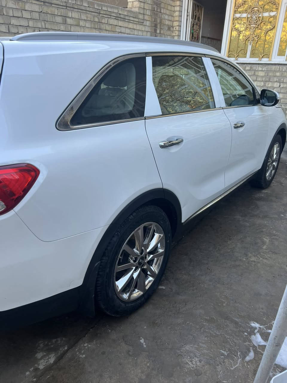 كيا سورنتو 2018 خليجي 7 راكب 6 سلندر 3 قطع تبريد سيارة مكفولة من الضربة والصبغ
والتبديل ، حساسات امامية خلفية زراك لايت كشنات كهرباء جنطة كهرباء مع بصمتين مع علامة سورنتو بالدوسة لايت زنوس بلاجيكتور عدسات بكلايت ليد وتخم تاير حدادية جديد رقم بغداد انكليزي بأسمي سنوية لـ 27 هزة جديد
 السعر 235
العنوان بغداد رقم الهاتف ***********
