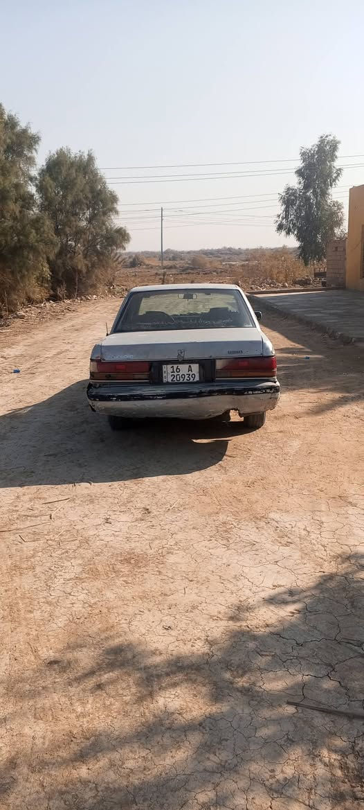 السلام عليكم
لبيع سيدان 89 محرك راس الثور كير جديد 
سنويه 2030 رقم الإنكليزي مكان الشاميه الديوانية 
السعر 30 وبيه مجال ***********
