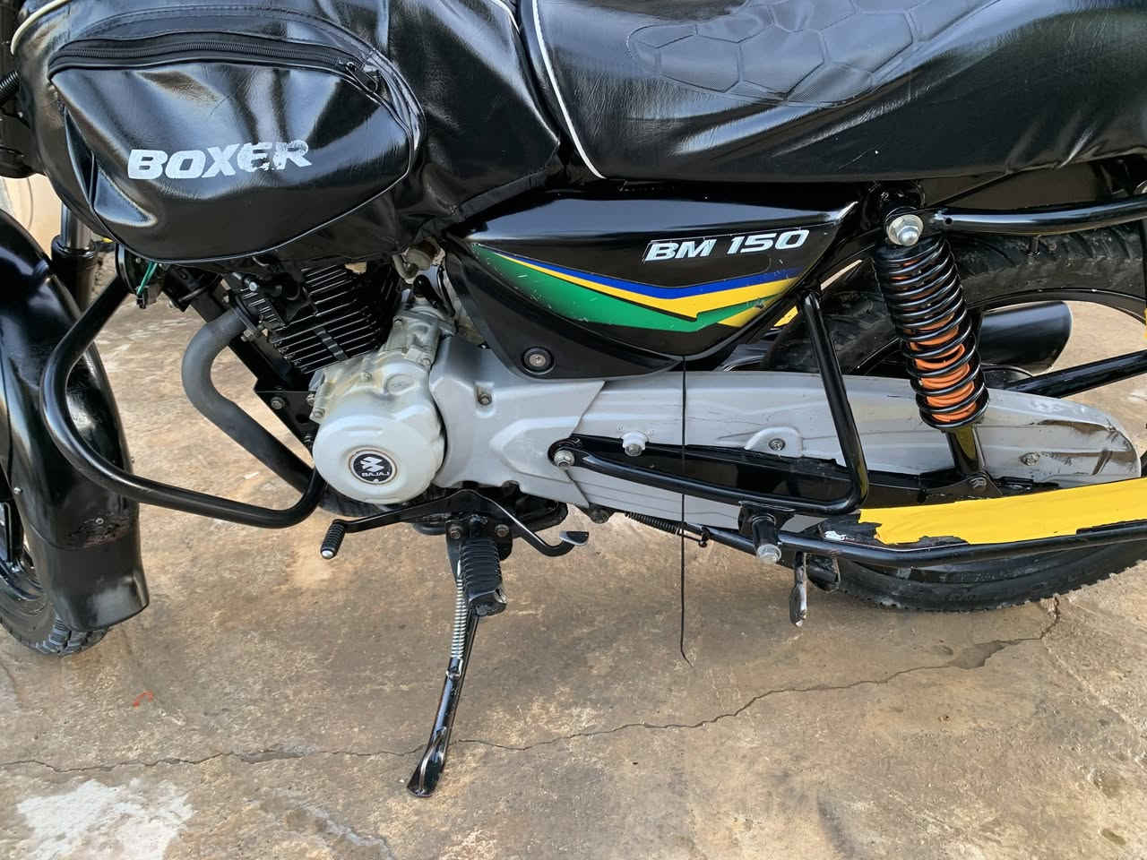 بوكسر موديل 19 مرقم بسمي تحويل ثاني يوم دراجة مكفولة أي عيب مابيها كلشي بيها يشتغل السعر 1250 بيها مجال اتصل وتدلل ***********
