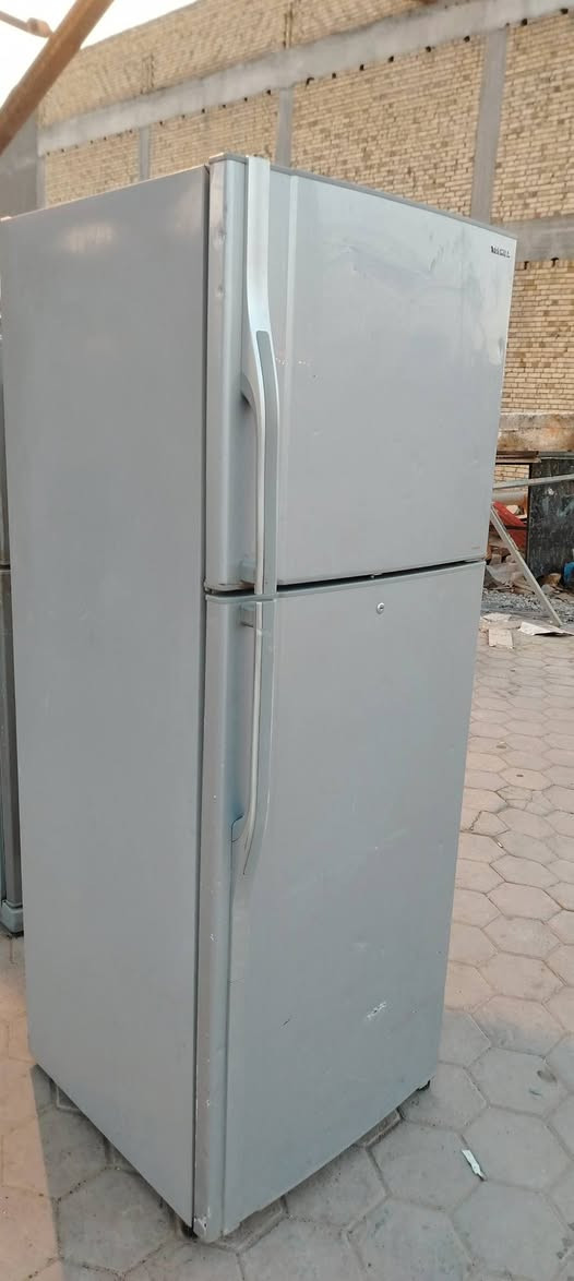 للبيع ثلاجه بخاخ الحجم الكبير شرط التجميد سبب البيع اريد اشيل  لكربله او مايدخلونه انطريت اكسر سعره وبيعه يله الحمد لله وشكر على كل حال
 للعلم كله شركله يعني كلشي مامبدل بيه ***********وتساب سعره 175 لمكان ناصريه حي العسكري
