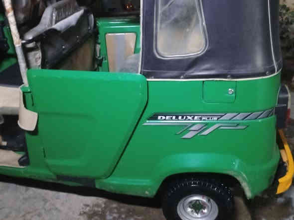 سلام عليكم تكتك البيع موديل 22شهر 9رقم بغداد نكليزي كفاله عامه مكينه وكشر مكان  ناصريه قلعة سكر ***********بسمي دراجه
