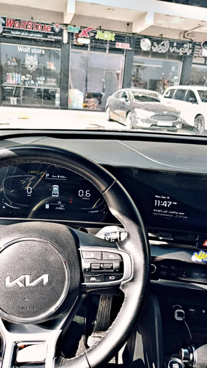 السلام عليكم شلونكم شباب عندي kiA سبورتج 2023 مثل ما موضح بل صور سيارة جاهزة من كلشي واستخدام قليل ماشية 27,000km قابلة للزايدة الحادث مالتها بس مال امريكة الي هو جاملغ وبنيد وايرباك ستيرن وراجعات وكالة نفس ما موضح بل صور السيارة موجودة اب بغداد تحويل ثاني يوم  مراوس  ب جيب كراند شيروكي 2023 والافضل تكون بانزين و خمسة راكب شنو كندك نزل مع الفرق او بيع اب 200 وبيها مجال ***********
