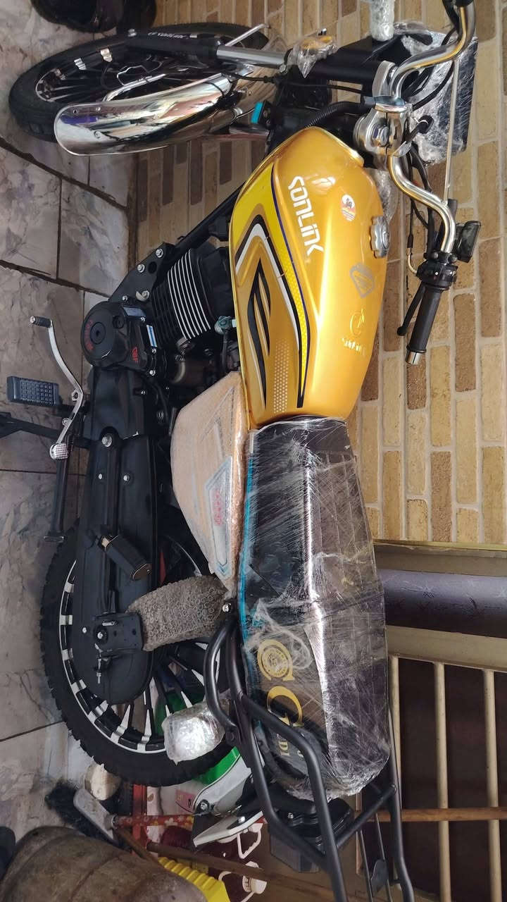 السلام عليكم دراجة إيراني للبيع موديل2025 دراجه جديده مستعمله قليل زيرو مكفوله كفاله عامه من كََلشي ضاغطة وزنجيل دراجة جديدة
تشغيل عن بعد
محرك 200
عدد بصمه 2
مكاني بغداد الكريعات *********** متواجد واتساب السعر خاص رجا لمو شراي لايتصل
