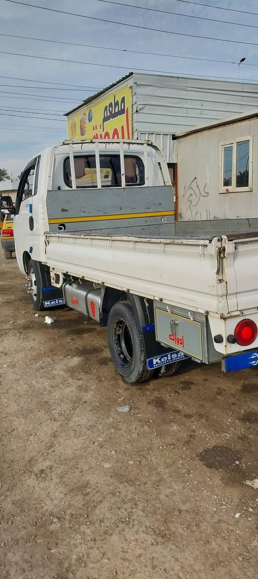 السلام عليكم 
كيا فحل 2016 رقم بغداد ب اسمي 
الويل الخلفي 14 مع ستندات 27 
تانكي كاز 120 لتر سياره جاهزة وخير من الله  موجوده في بغداد الغزالية السعر  135 ورقة 
موبايل 
***********
***********
