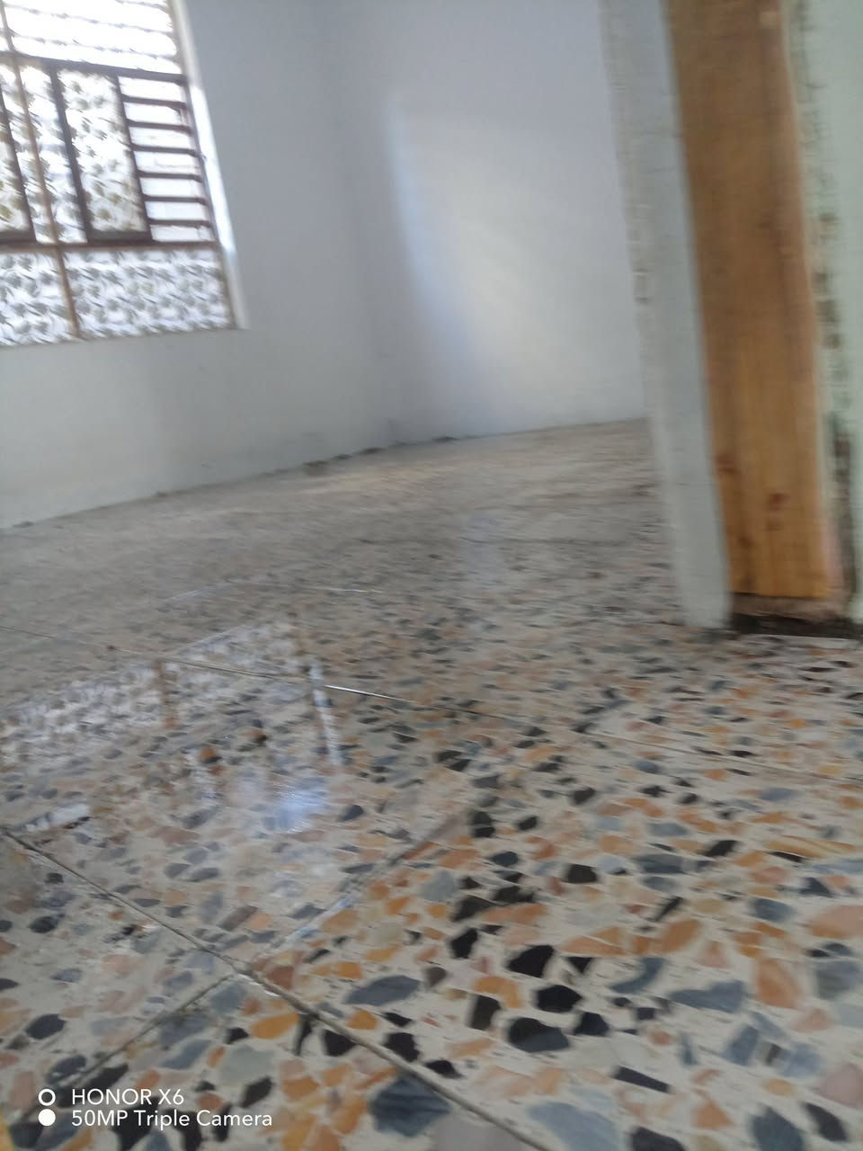 سلام عليكم خلفه تطبيك *********** متفرغ حالين شتغل على يومي على المتر مكاني سبع البور البصام
