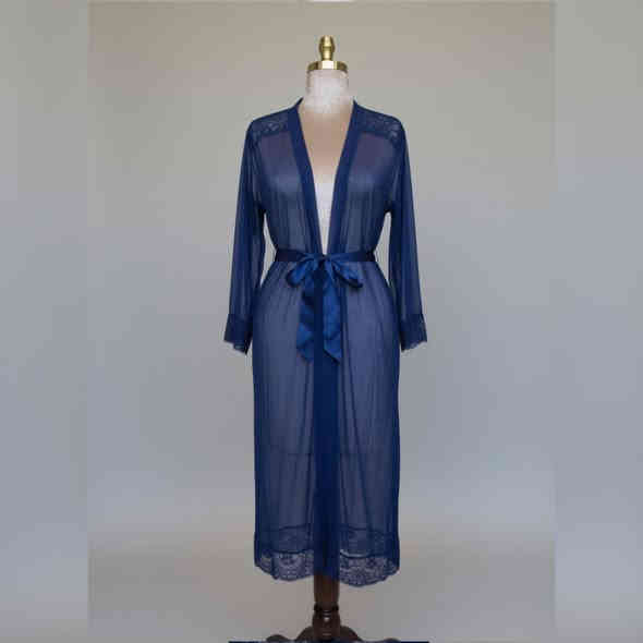 سيت روب 3 قطع روب + توب + بكيني
الخامة : شيفون
القياس : فري سايز
سعر الدرزن: 43,000
مفرد :10,000
للحجز : @Bagdashiq
واتساب :***********
