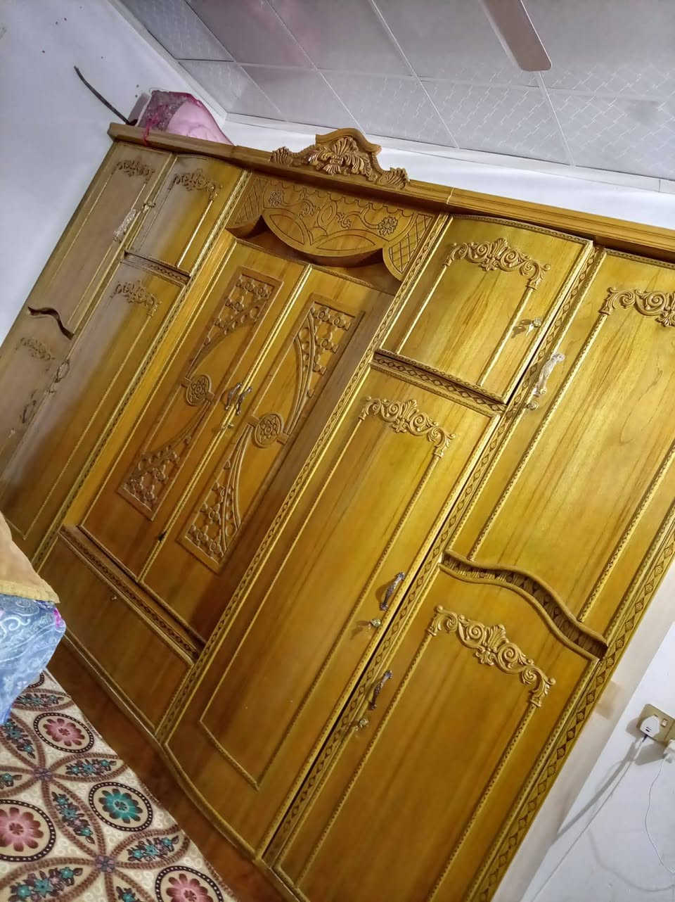 غرفه صاج نضيفه سعره مليون ونص بيها مجال الاستفسار.
‏‪***********‬‏
