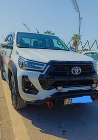 للبيع مراوس تويوتا هايلوكس ادفنشر SRS 2023 شركة ساز محرك v6  فول فول م...