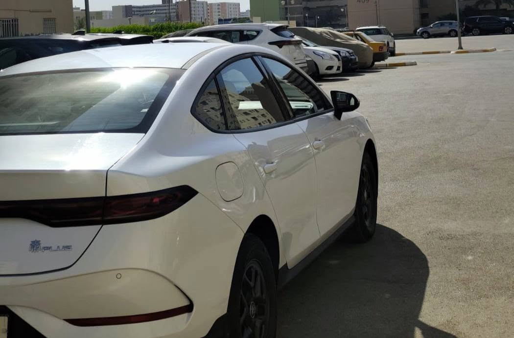 السلام عليكم.
BYD Ken Plus 2025 
مواصفات العادية السيارة ماشية ( 3200) الكلي 
داخل ابيض السيارة نضيفة كلش اخت الجديده كفاله عامه . السعر ( 18900) 
 للتواصل ***********
