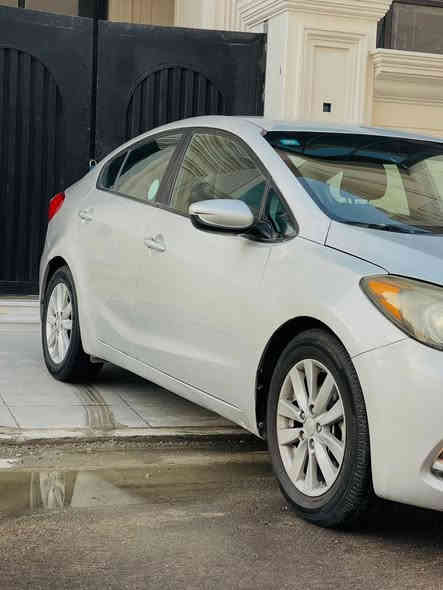 السلام عليكم 🫡 
فورتي موديل 14
حادث امريكة فقط دعاميه بدون ايرباك
هنا بالعراق صبغ 3قطع ونص وبنيد مبدل والأصلي موجود 
مواصفات 
محرك 2000دوش 
ماشيه 135ميل
تحكمات ستيرن 
شاشه تاب
تخم تاير جديد 
باتري جديد 
السياره جديده معنى 
للاتصال ***********
اخوان السعر 97 وبيه مجال جدا بسيط  العنوان الامين الثانيه 
السياره بسمي
