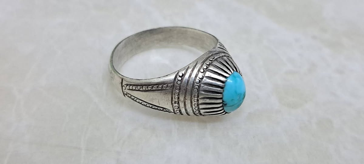 نيشابوري  قياس ٢٣   سعره ٤٠ الف دينار


**إذا كنت صاحب هذا الإعلان وتريد حذفه لأي سبب، رجاءا أرسل رسالة إلى الدعم الفني**