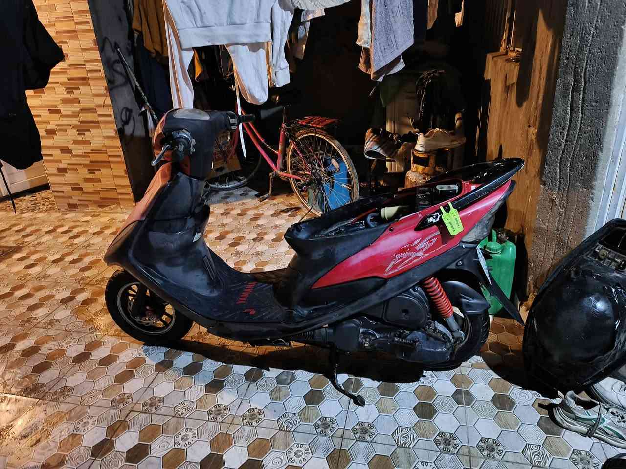 سلام عليكم دراجه معدل عدله بوشه 55البارحه سويتها بعدهي ع سحك دراجه حلوه ونضيفه كلها ختم واحد دبلات شغاله مكينه ناعمه وياله رياضي دراجه تأخذها ماذب ربع عليها تايرات جدد دراجه وإذا أكو مراوس بكير شعندك نزل  جاهزه/ المكان حله ورديه خارج يم معمل ابو كيره /متواجد ع خاص السعر450وبيها مجال/ الرقم***********
