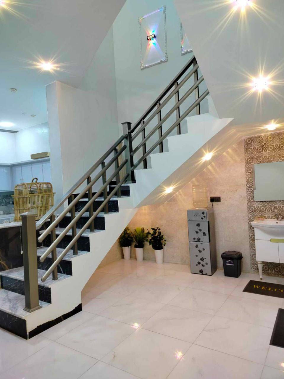 علق بكلمة ( تم ) على المنشور بالصفحة الرئيسية  لكي يصلك السعر 
لتصلك المزيد من العروض يرجى متابعة الصفحة 👆👆👆

للبيع مشتمل بالخاجية المعلمين
مساحة 100 م مربع  ركن على شارع 10م

طابقين بناء سنة  2024

الطابق الارضي :
غرفة نوم وصالة واستقبال ومطبخ وصحيات

 الطابق الاول :
غرفتين وصالة وصحيات مع سطح

مراوس بقطعة بالخاجية او عميشة او
 المخابرات 

📍📍  للاستفسار اكثر يرجى الاتصال على ارقام المكتب
            او التواصل عالخاص
         ☎️   ***********
         ☎️   *********** 

🌍  عنوان المكتب // كوت الخاجية شارع 40
       مقابل العزاوي للاجهزة الكهربائية
       مجاور صبحي ابو الفلافل 

📍📍 نستقبل كافة عروض البيع والشراء للدور والاراضي السكنية.
