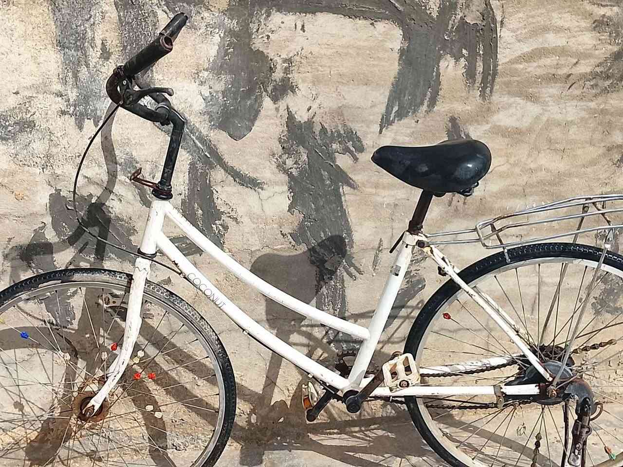 بايسكلات للبيع عدد 2
لابيض 70 
والجوزي 100


**إذا كنت صاحب هذا الإعلان وتريد حذفه لأي سبب، رجاءا أرسل رسالة إلى الدعم الفني**