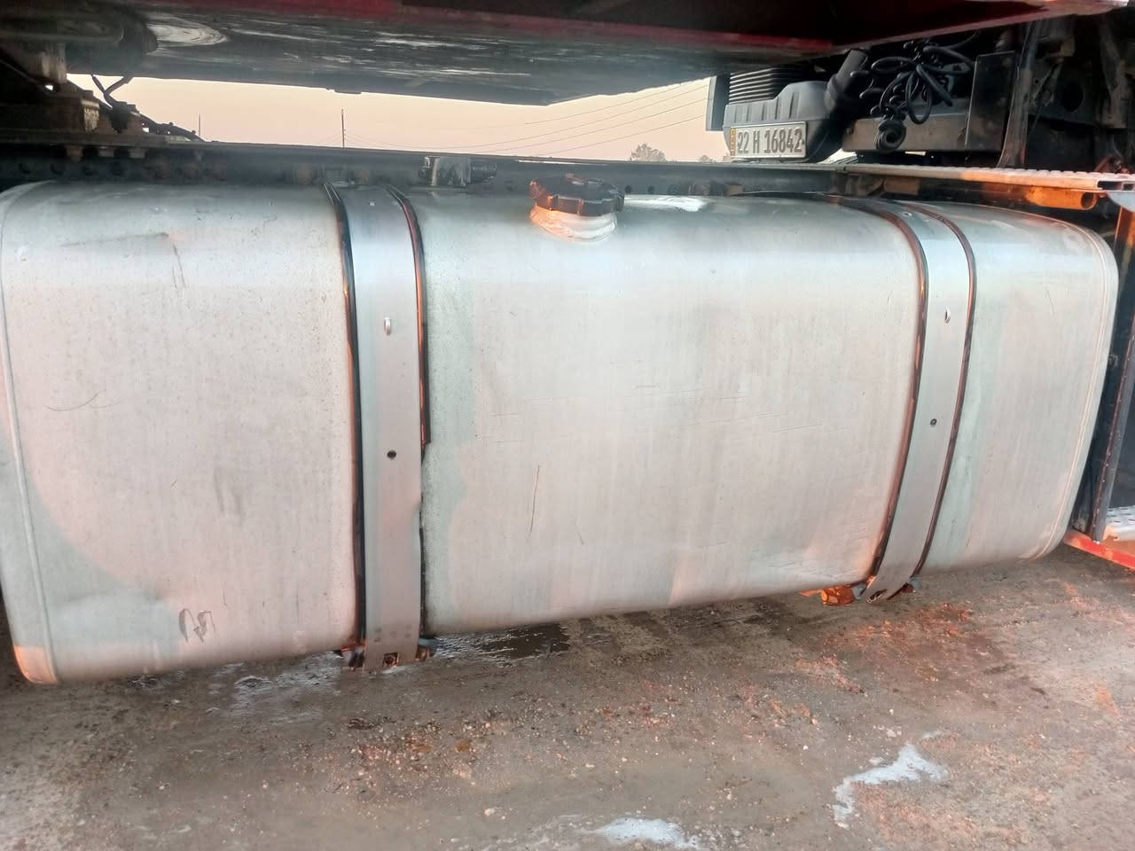 سلام عليكم
تانكي كاز 
ياخذ 600 لتر 
السعر 400 وراق
***********
