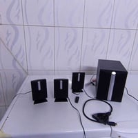 سماعات • سماعة كبيرة • سماعات صغيرة • مكبر صوت • نظام صوتي • الكترونيا...