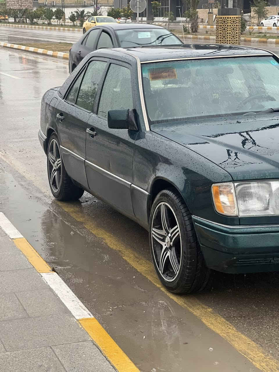 السلام عليكم
مارسيدس دب بيبي شبح موديل 95 رقم بغداد انگليزي باسمي اللون زيتوني سياره نظيفه وجاهزه 
محرك بلاد خراطيم 6 سرندر
دواخل بيجي
كشنات جلد كهرباء
مرايات كهرباء 
فتحة قماره شغاله
حداديه جديده
ويل كب 18 جديد
تخم تاير جديد 
السعر 85
العنوان ناصريه مركز


**إذا كنت صاحب هذا الإعلان وتريد حذفه لأي سبب، رجاءا أرسل رسالة إلى الدعم الفني**