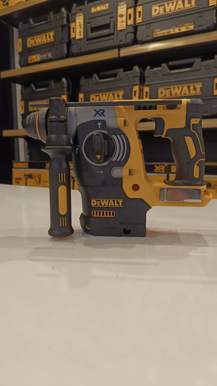 Dewalt
DCH273
***********
