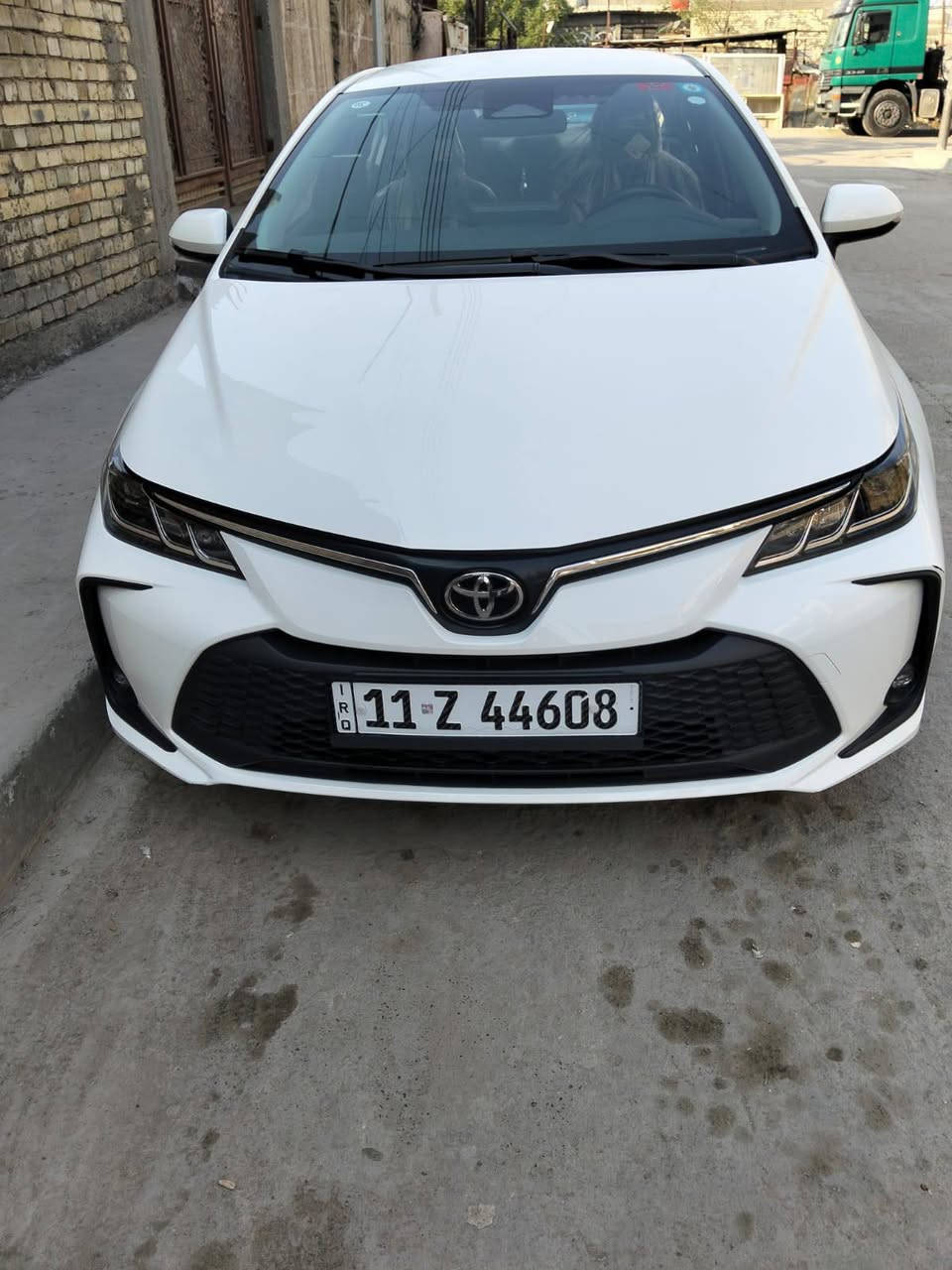 كورلا هايبرد موديل2025 شكل الخليجي 
مكفوله من صبغ والتبديل بيه فقط شخط بال باب لبصف السايق 
ماشيه 25 
عنوان بغداد شارع الكفاح 
رقم *********** بغداد, العراق
