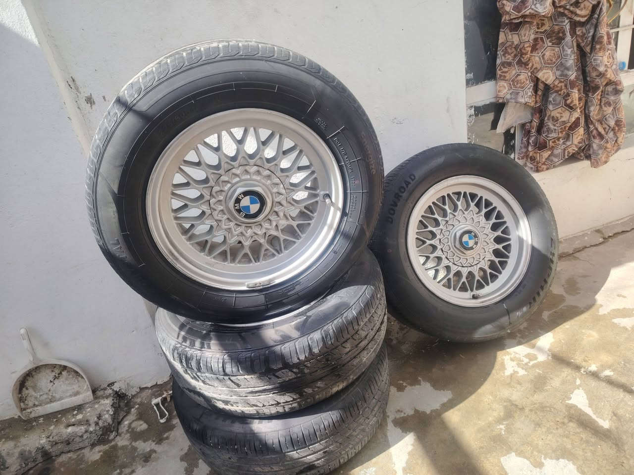 ويل كب خليه اصلي تايات زوج جدد والثاني ع النص للبيع السعر 400 وبيهم مجال مكاني موصل حي عدن ***********
