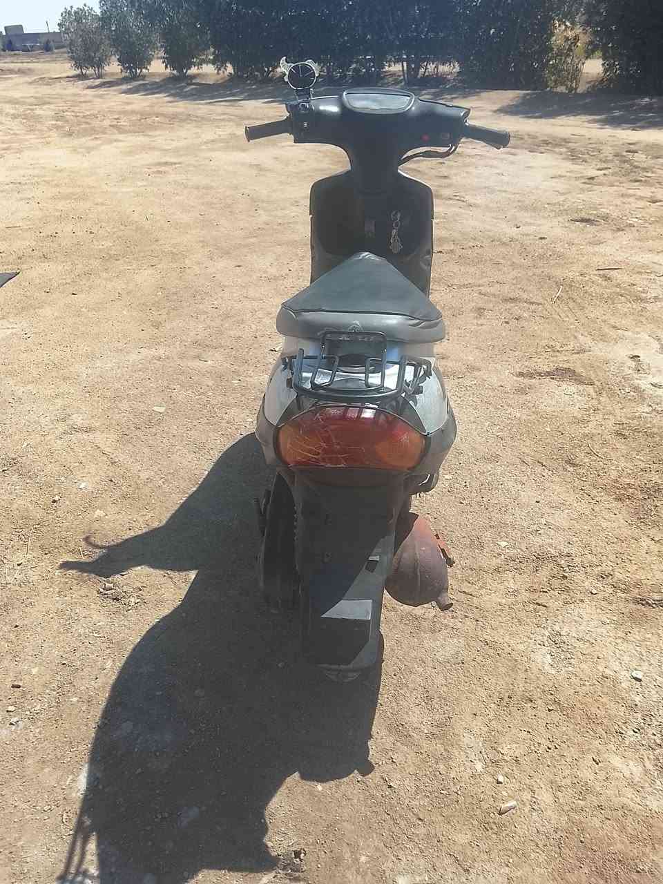 سلام عليكم دراجه بيجي فحل دراجه نضيفه بمعنه الكلمه الله شاهد ربع دينار ماتخسر عليه جاهزه مجهزه تاخذه وتترحملي مكان الدراجه سماوه بقضاء السوير رايده 325وبيه مجال الطيبين متواجد عل فيس *********** رقمي بي واتساب
