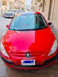 بيجو 307 موديل 2005 كير ومكينة وصدر بحالة جيدة جداً نقص تبريد فقط السع...