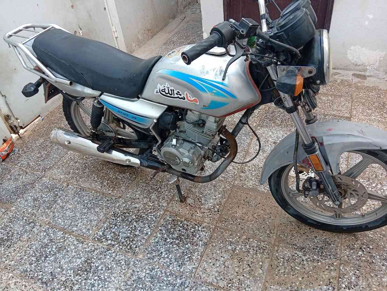 السلام عليكم دراجه دايون عظم للبيع كلك كلك موديل 20دراجه جاهزه كهربائيات سلف ماعيزه شي او امراوس ب4كير........ السعر 400وبيها مجال مكاني كوفه  للاستفسار اتصل او واتساب ***********
