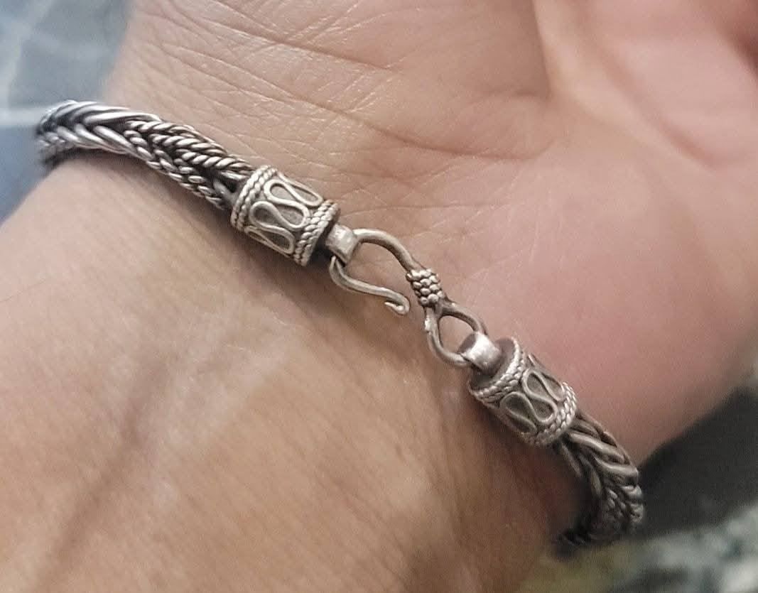 السلام عليكم سوار فضه 925
بوزن 25غرام
السعر 90 🔐
مكاني بغداد البلديات


**إذا كنت صاحب هذا الإعلان وتريد حذفه لأي سبب، رجاءا أرسل رسالة إلى الدعم الفني**