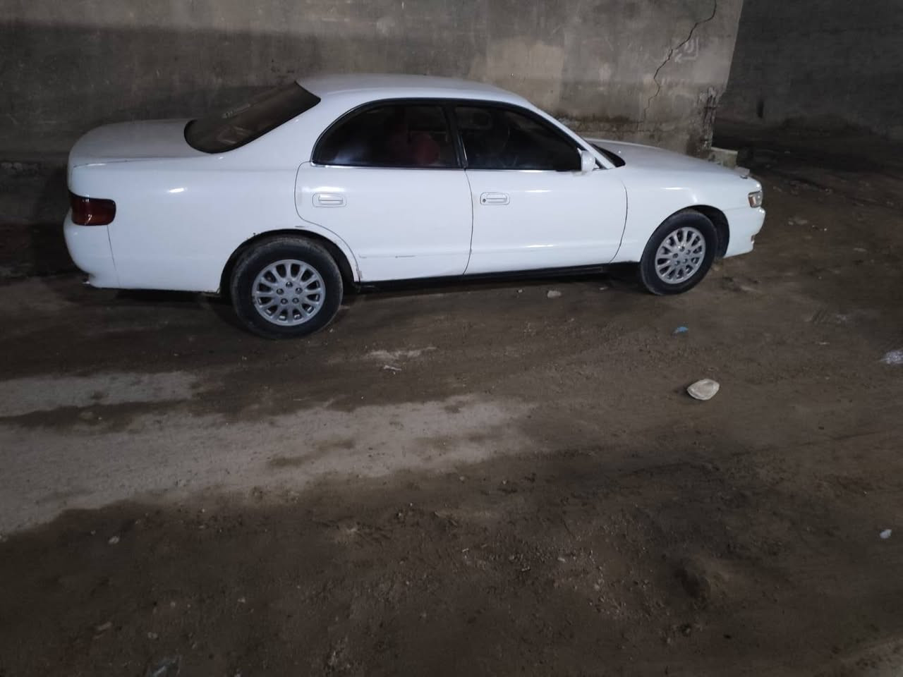 السلام عليكم سيارة شيزر للبيع رقم قادسيه عنوان نجف مناذره مكينه ونجي وكير تبريد حداديه السعر 48وبيها مجال الاتصال ***********
