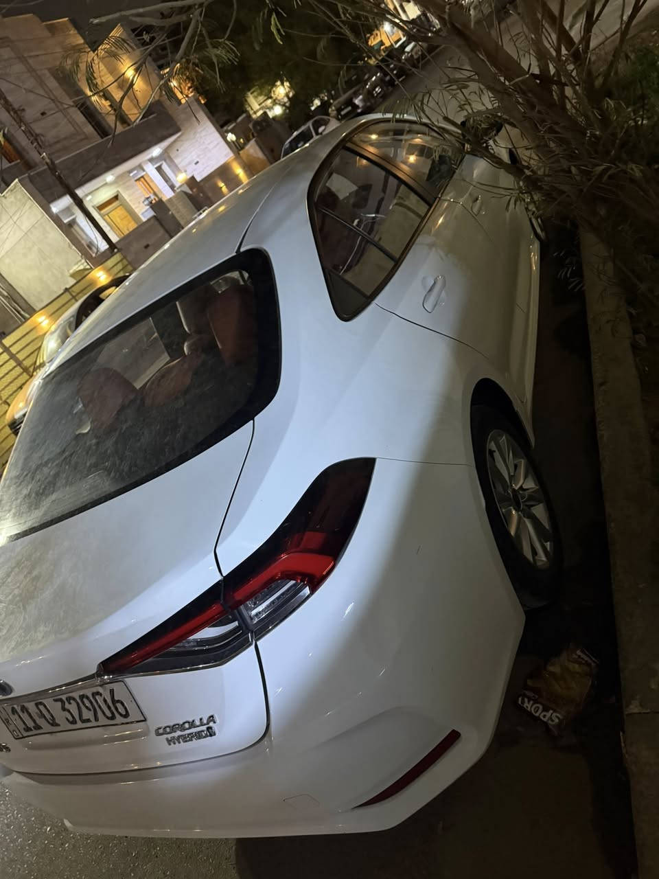 السلام عليكم للبيع فقط
كورلا ٢٠٢٤ صيني شكل الخليجي 
هايبرد بانزين العلامة الزركة
ماشيه ٤٢ الف 
فول مواصفات داخل احمر 
ملاحضه السياره بيها طخه صغيره بلبنيد ومبدل لون 
فقط البنيد لا دواخل ولا اي شي . وينرادلها بارد جاملغ خلفي 
سياره تحويل مباشر 
رقم بغداد 
السعر ١٤٣٠٠$ 
العنوان بغداد كم سارة 
***********
