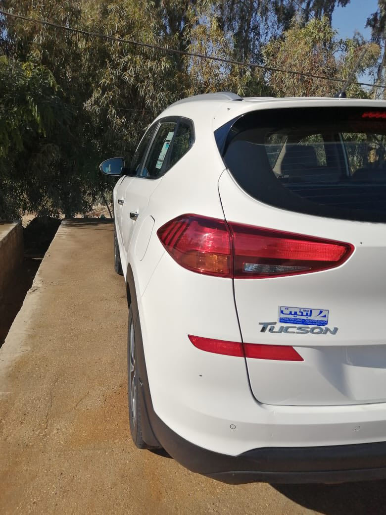 توسان مديل ٢٠١٨ رقم دولي  بيها فقط بارد باب السايق شبر وقبق الجنطه الباقي مكفول 193$ وبيها مجال عنوان السيارة كربلاء للاستفسار

 
***********
